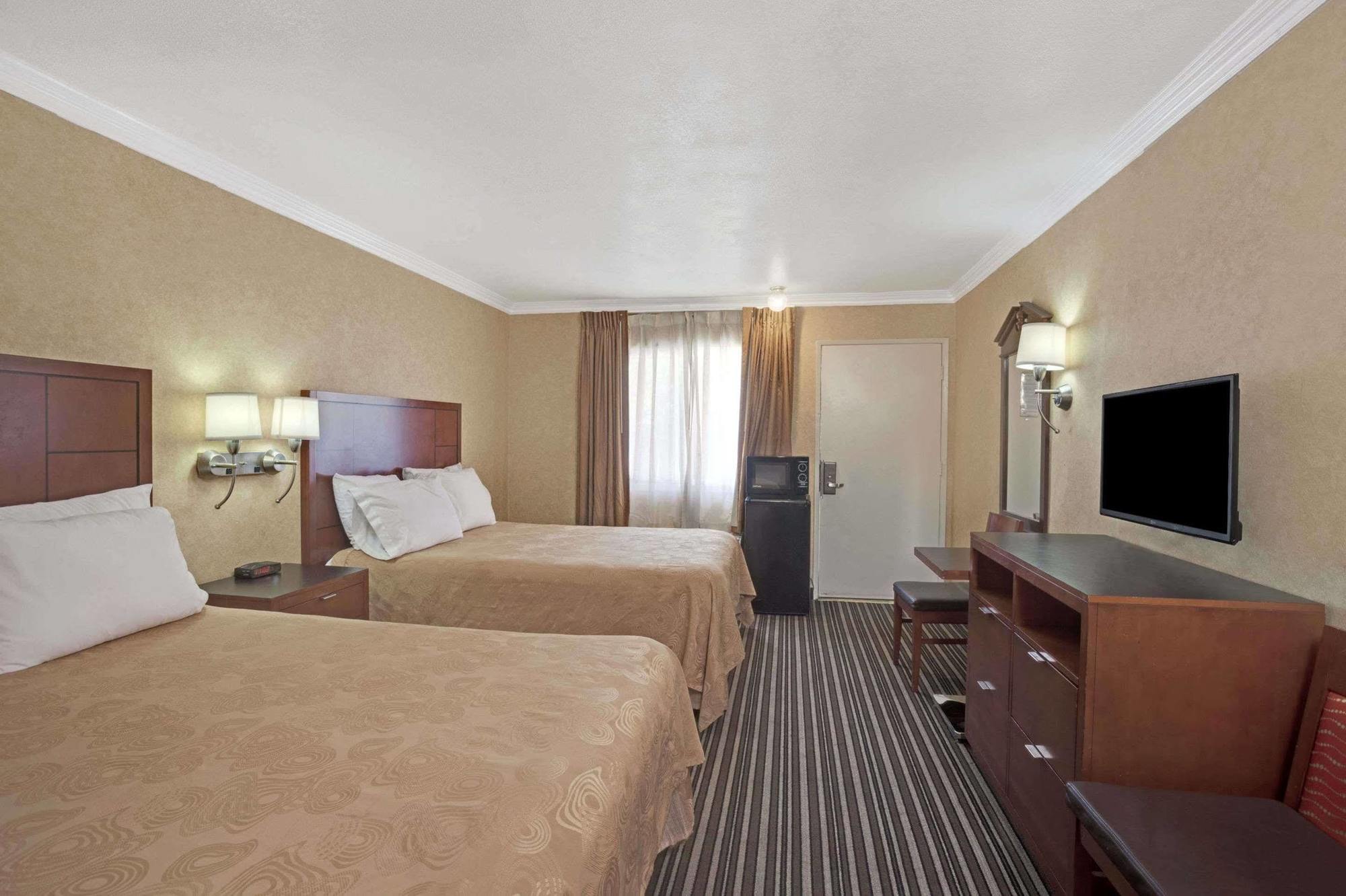 Buena Park Inn Eksteriør bilde